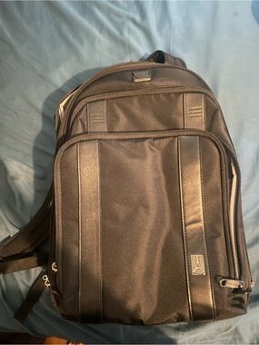 Travelpro Crew Executive Choice 2  Backpack Laptop RFID USB Leather Trim MINT